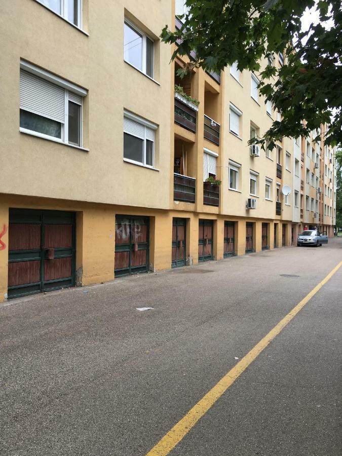 Ferienwohnung Igenyes Lakas Szegedin Exterior foto